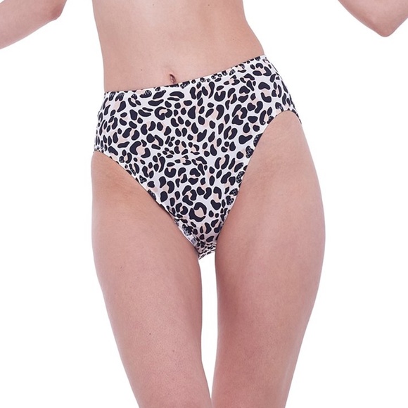 Norma Kamali Other - NWT $65 NORMA KAMALI MEDIUM BABY LEOPARD BOTTOM